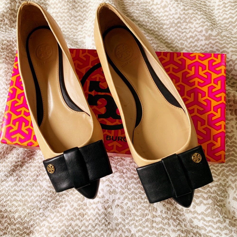 Tory Burch Tan & Black Leather Bow Flats